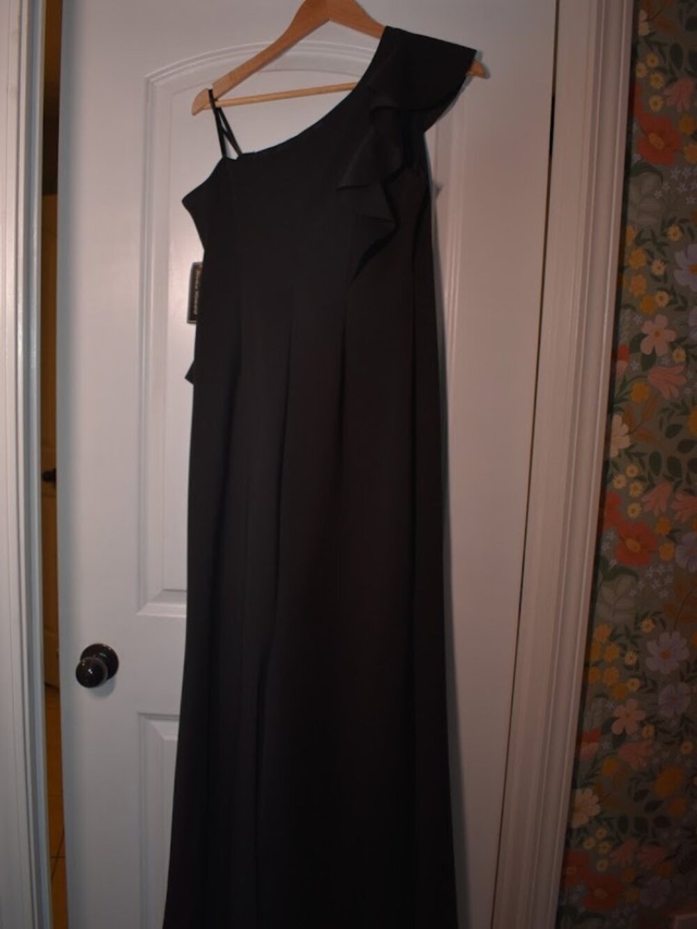 NWT Jessica Howard Black One Shoulder Ruffle Gown Dress Size 12